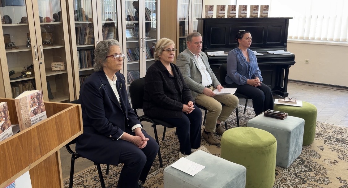 Promovohet në Shkodër libri historik “Çështja e Orientit dhe Shqipëria”