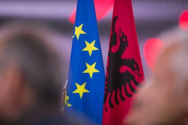 Raporti për BE/ Shqipëria përshpejton negociatat, progres i madh në drejtësi, luftën kundër korrupsionit dhe digjitalizim
